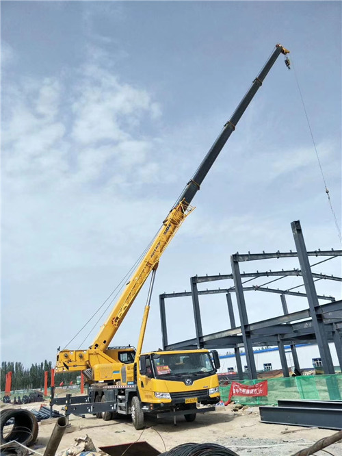 双柏县超高层建筑钢结构吊装案例